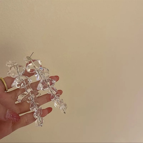 Crystal Drop Earrings 💎 - Picture 3 of 4